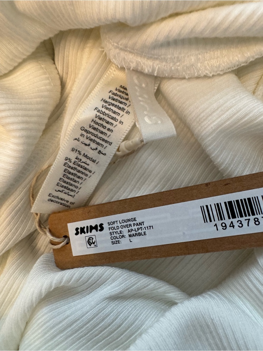 SKIMS SOFT LOUNGE
FOLD OVER PANT - Picture 6 of 8